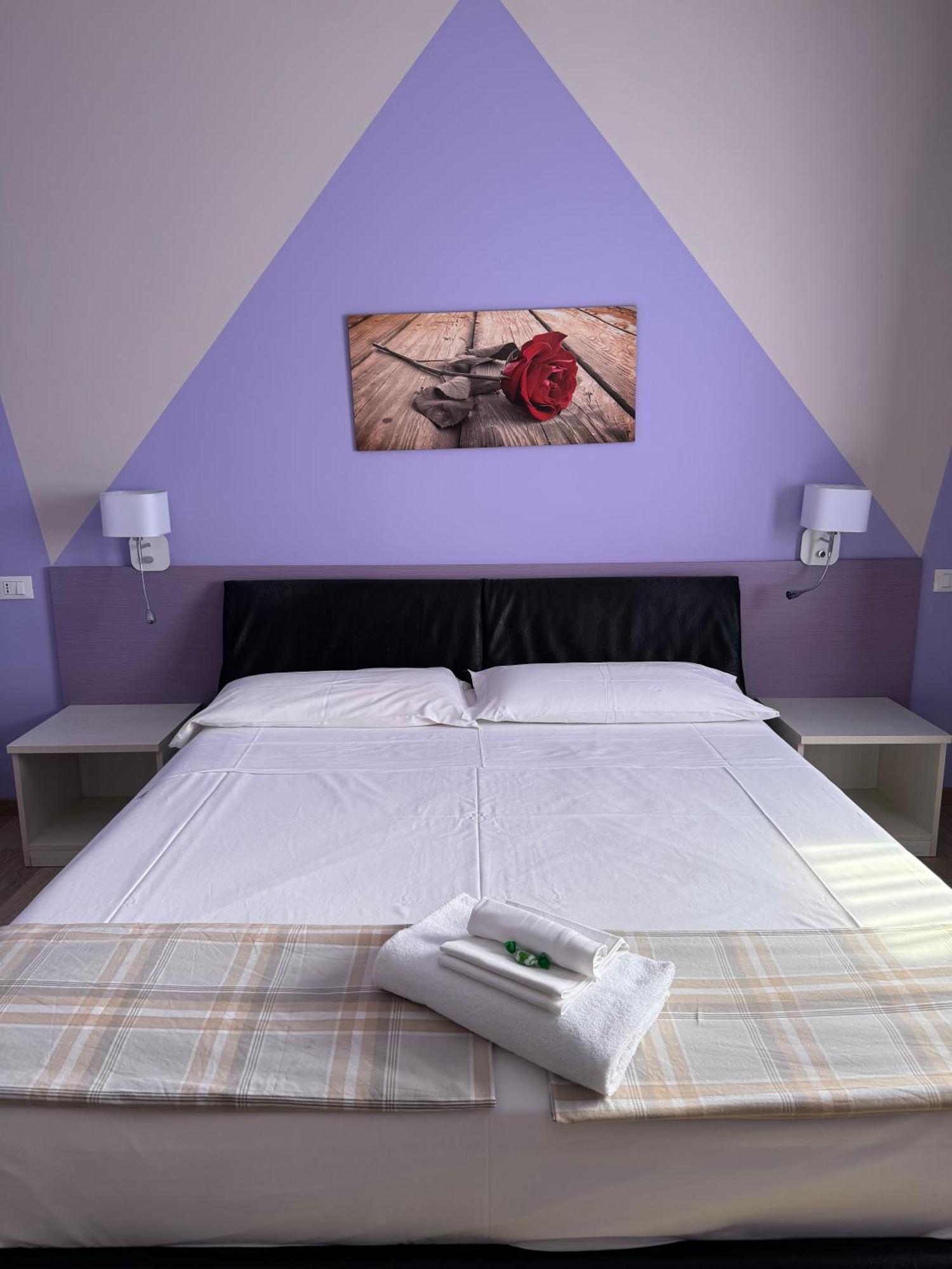 Albergo Trattoria Italia Desenzano del Garda Bagian luar foto