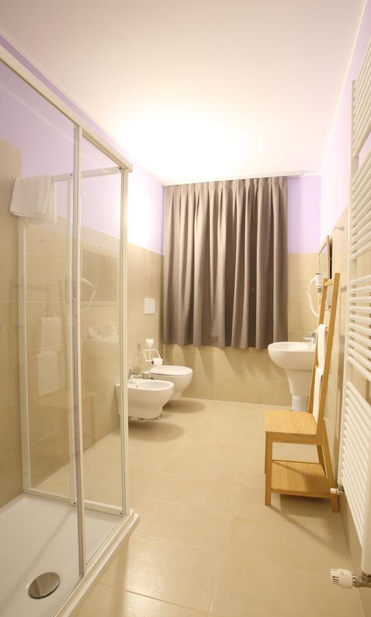 Albergo Trattoria Italia Desenzano del Garda Bagian luar foto
