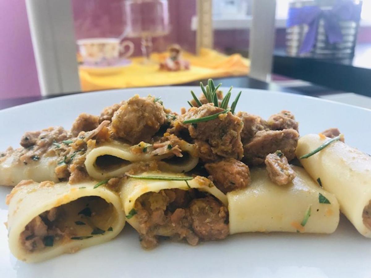 Albergo Trattoria Italia Desenzano del Garda Bagian luar foto